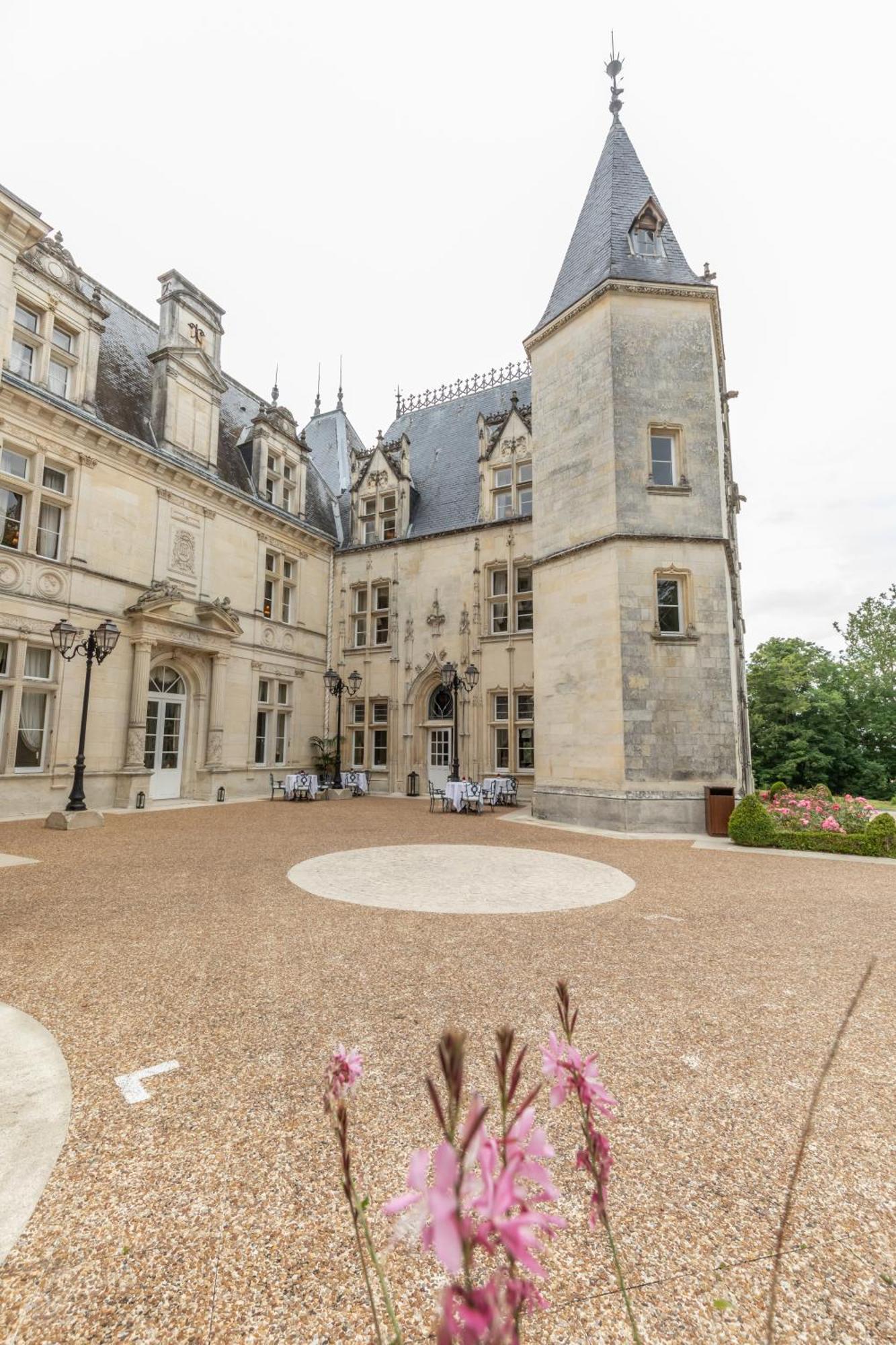 Chateau De Mirambeau - Relais & Chateaux Eksteriør billede